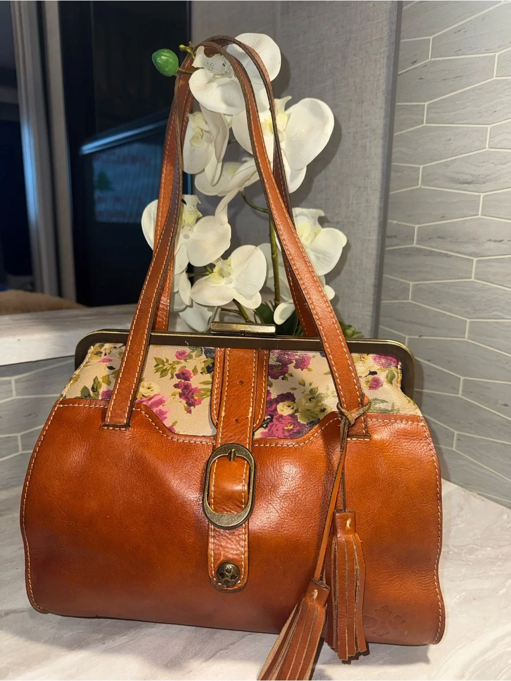 Patricia Nash RARE Cognac Leather Shoulder Bag Floral Accent Metal Clasp Closure